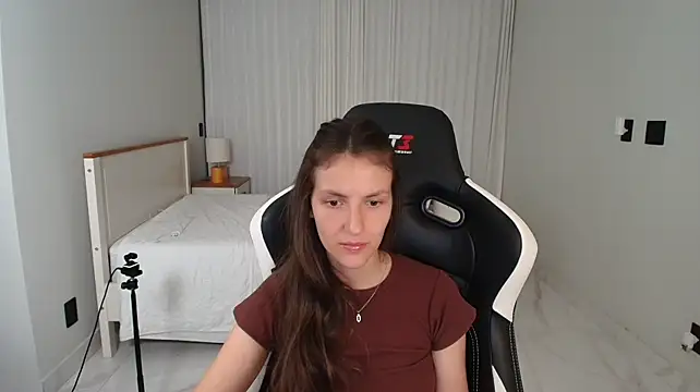 Upssnowy - show boobies 🍒