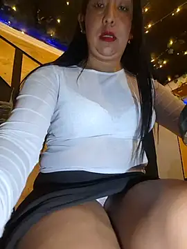 Keny__a - I let the bartender play with my tits😈