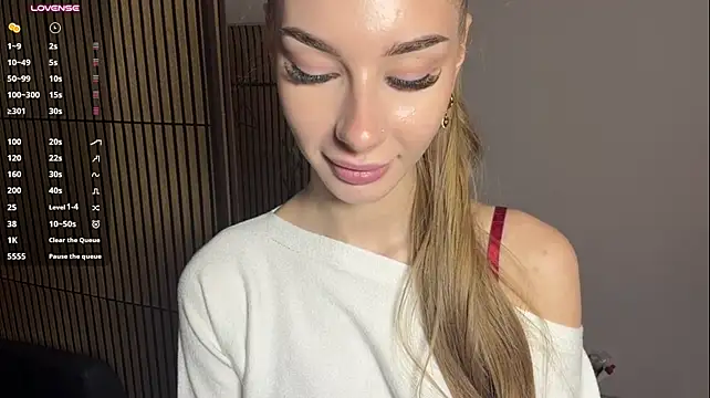 StellaBlonde - Flash my bra