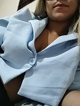 Fofinhaa12 - Olhar no perfil bio , vídeo transando??