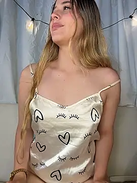 Ema-Vega - TOPLESS SQUIRT IN PUBLIC ✨👄
