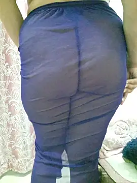 Jassi_Does - ButPlug in Ass