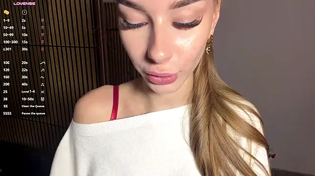 StellaBlonde - Flash my bra