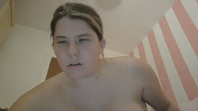 Busty-Nimah25X