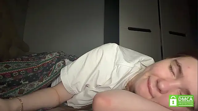 FelicidadMein - Lift my top and squeeze my boobs close-u