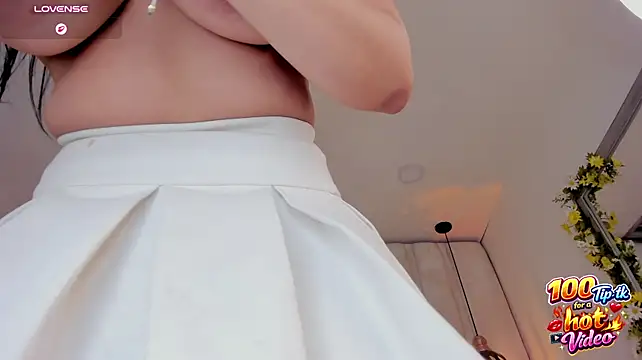 LanaDeluca - DOMI close up pussy play