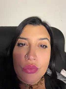 Novababy18 - Gli faccio il regalo e sego lo sposo