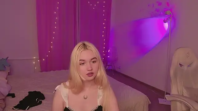 Lilly_Eyes - tease you with my short black dress