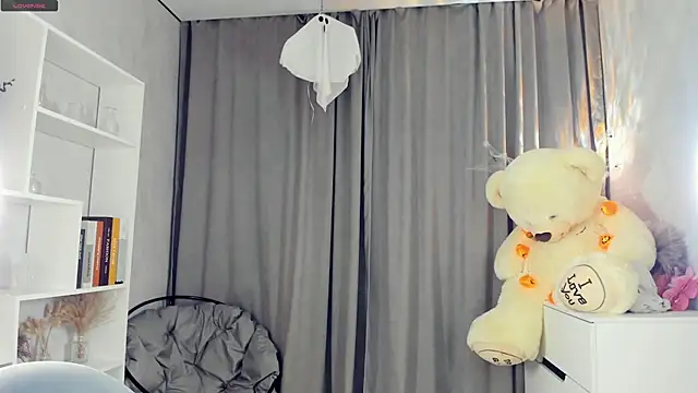 BelleDream - pinch my nipples