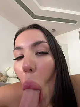 KissMe_Now - HOT STRIPTEASE