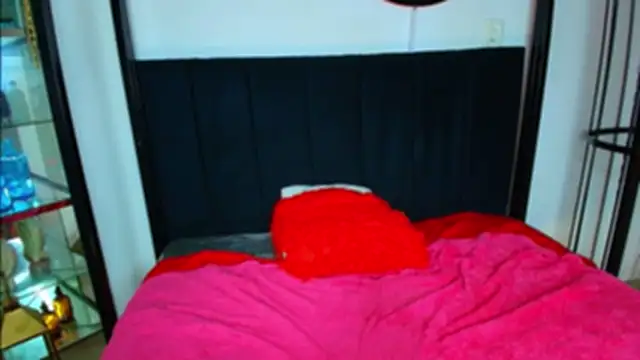 Kiara-voss - show pussy