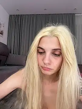 Luv_Doll - deepthroat + spit on tits