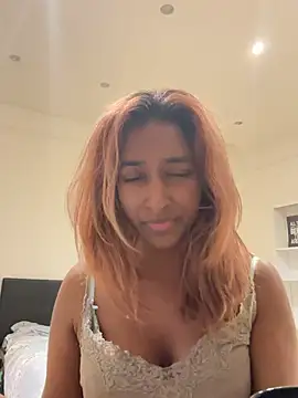 DonnaShy - playing with titties