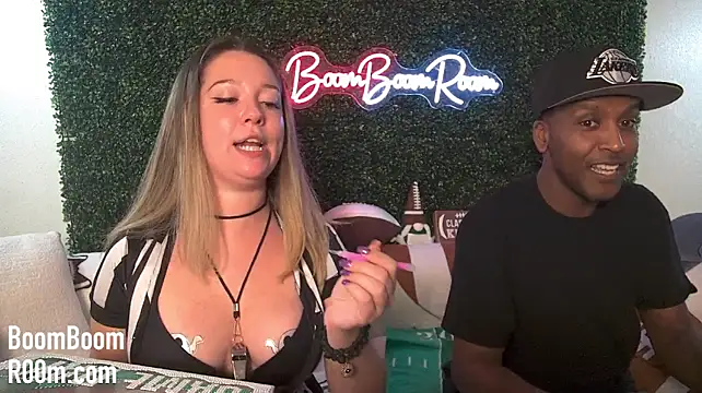 Boomboomr00m - Toe Sucking + Pussy Licking 👅