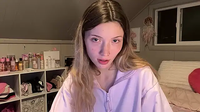 Kaialuvv - Strip to lingerie