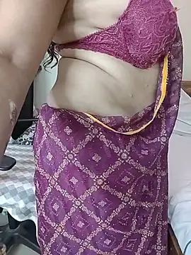 _in_v_a_n_i_ll_a - Hard boobs press and suck
