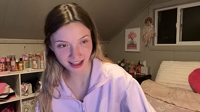 Kaialuvv - Strip to lingerie