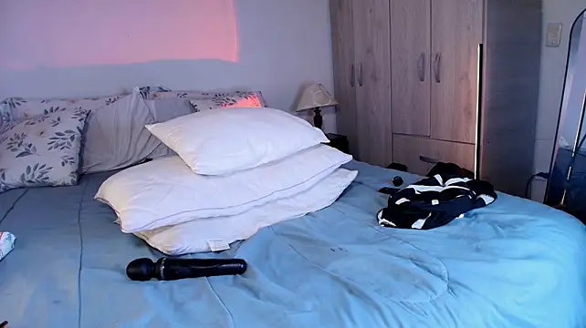 HelennaMoon_ - 1 finger in my ass