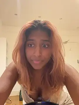 DonnaShy - playing with titties