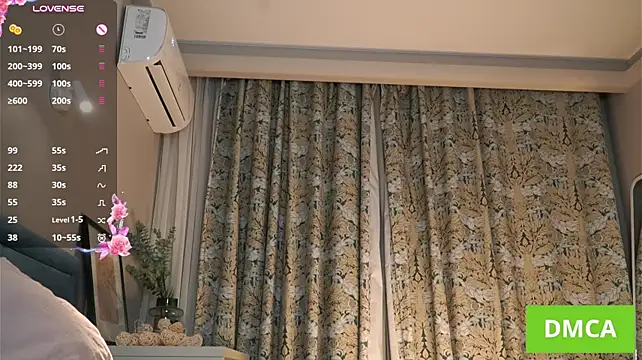 Petite_lucy - Gently rub my pussy through wet panties