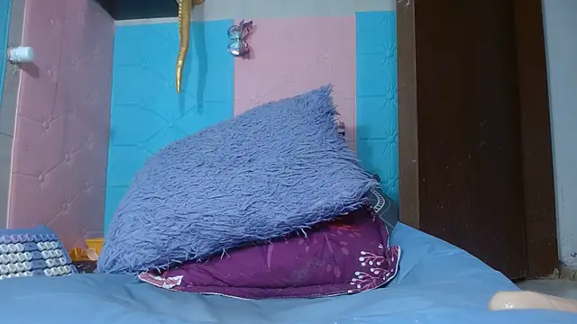 Nazlyy - dildo in my ass