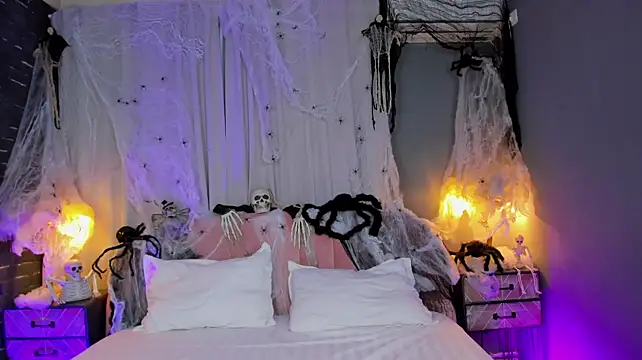 AmedeeaBanks - Make me to explode in squirts 💦💦💦