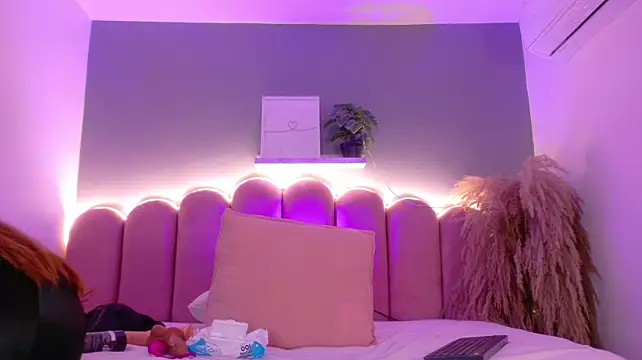 SofiaDiamond_ - oil in my big ass and anal plug 🍑🍄