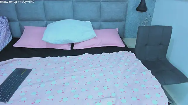 Emilyy_r - Oiled assjob and hard spanks 🔥