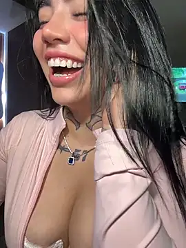 Nickiiiii - TICKET SHOW ANAL + SQUIR 16 TK