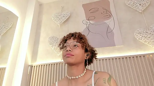 Daiana_curly - Let me suck your dick