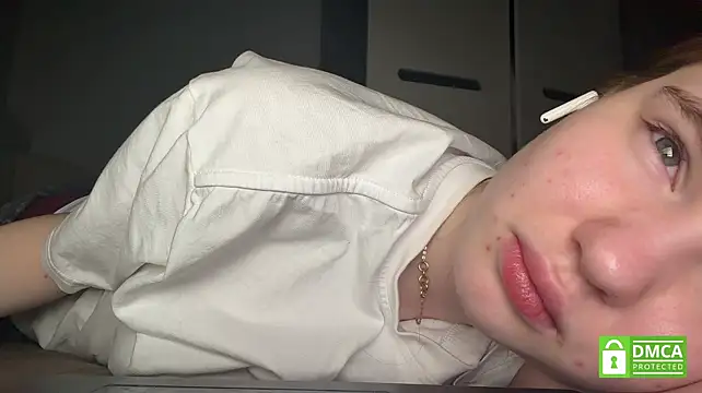FelicidadMein - Lift my top and squeeze my boobs close-u