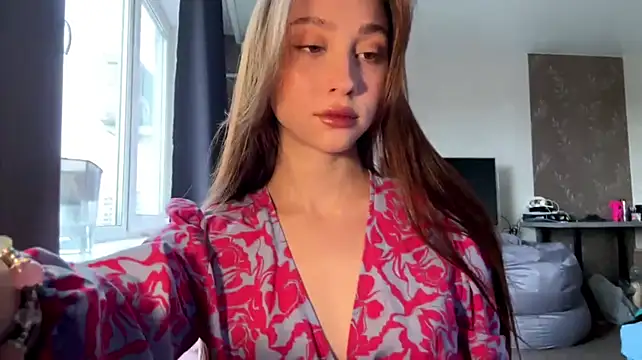 AnglaEdgehill - kiss u close up