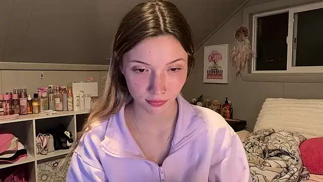 Kaialuvv - Strip to lingerie