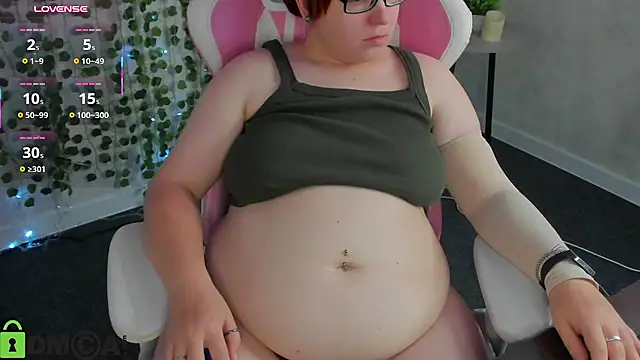 Michelle_Wilsson - play with breasts