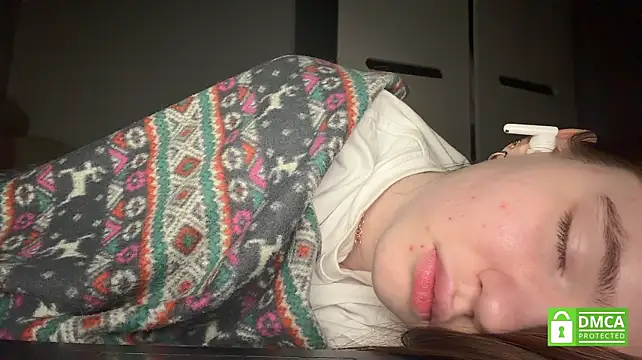 FelicidadMein - Lift my top and squeeze my boobs close-u