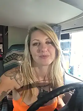 SheIsSomething - Dildo outside toy control 10 min LT