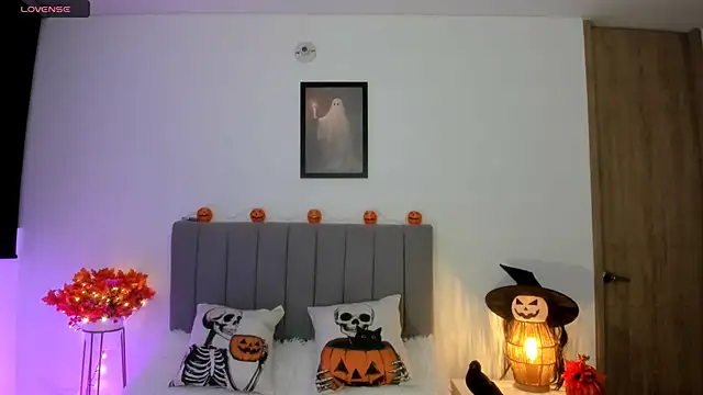 Sophie_connors - 👻🎃🌙 Massage and pull nipples