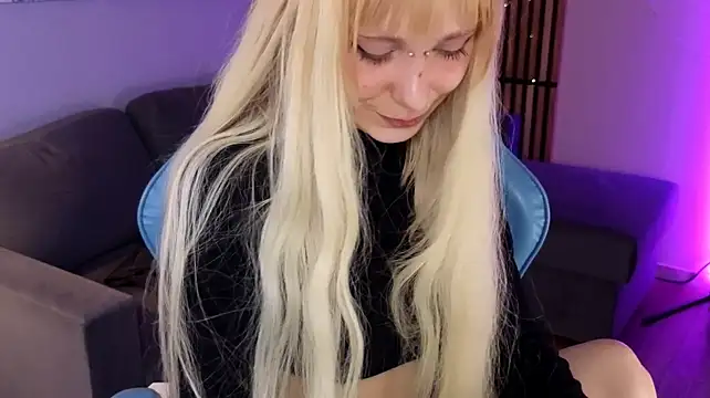 cherrie_bite