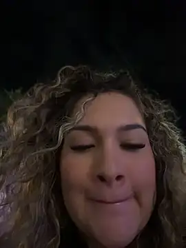 Sara_smiiith211 - Take off my bra in public