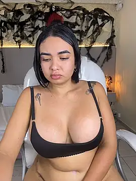 SofiaThonsonn's Live XXX Chat