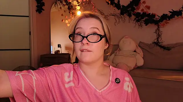 Saint_trisha - tease with legs