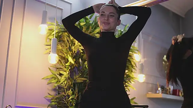 EllyLynne - I feel again butterfly in my stomach