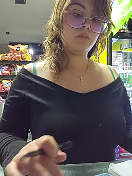 Lara_Moon20