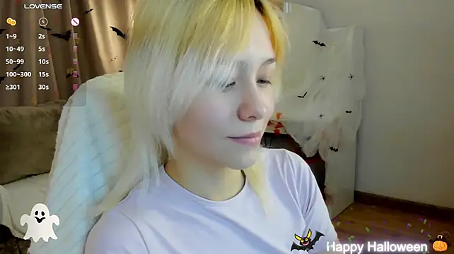 EmilyTrase - air kiss for you