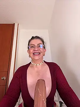 Karla_Duarte - SPANKS IN MY ASS