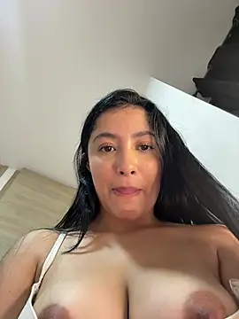 EmmaLatina2 - RIDE DILDO EMMA + CONTROL DOMi 1 MIN