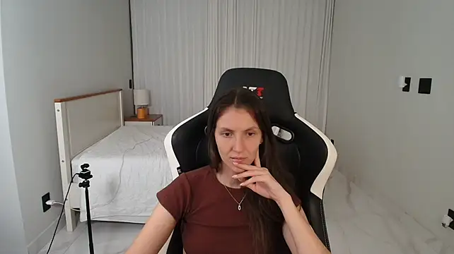 Upssnowy - show ass no panties
