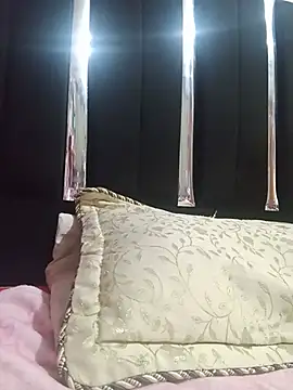 Valentina_vance - 20tk y les muestro el trasero sin panty