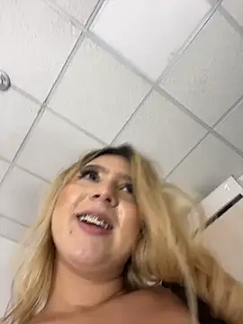 OnlyGoldieXXX - FUCK PUSSY WITH DOMI