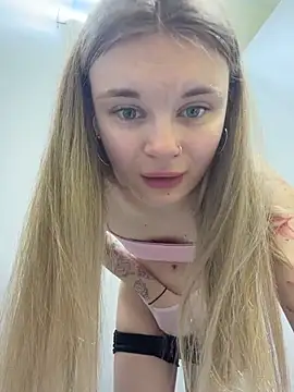 -MiaKitty - Lift up top & drool over boobies💦